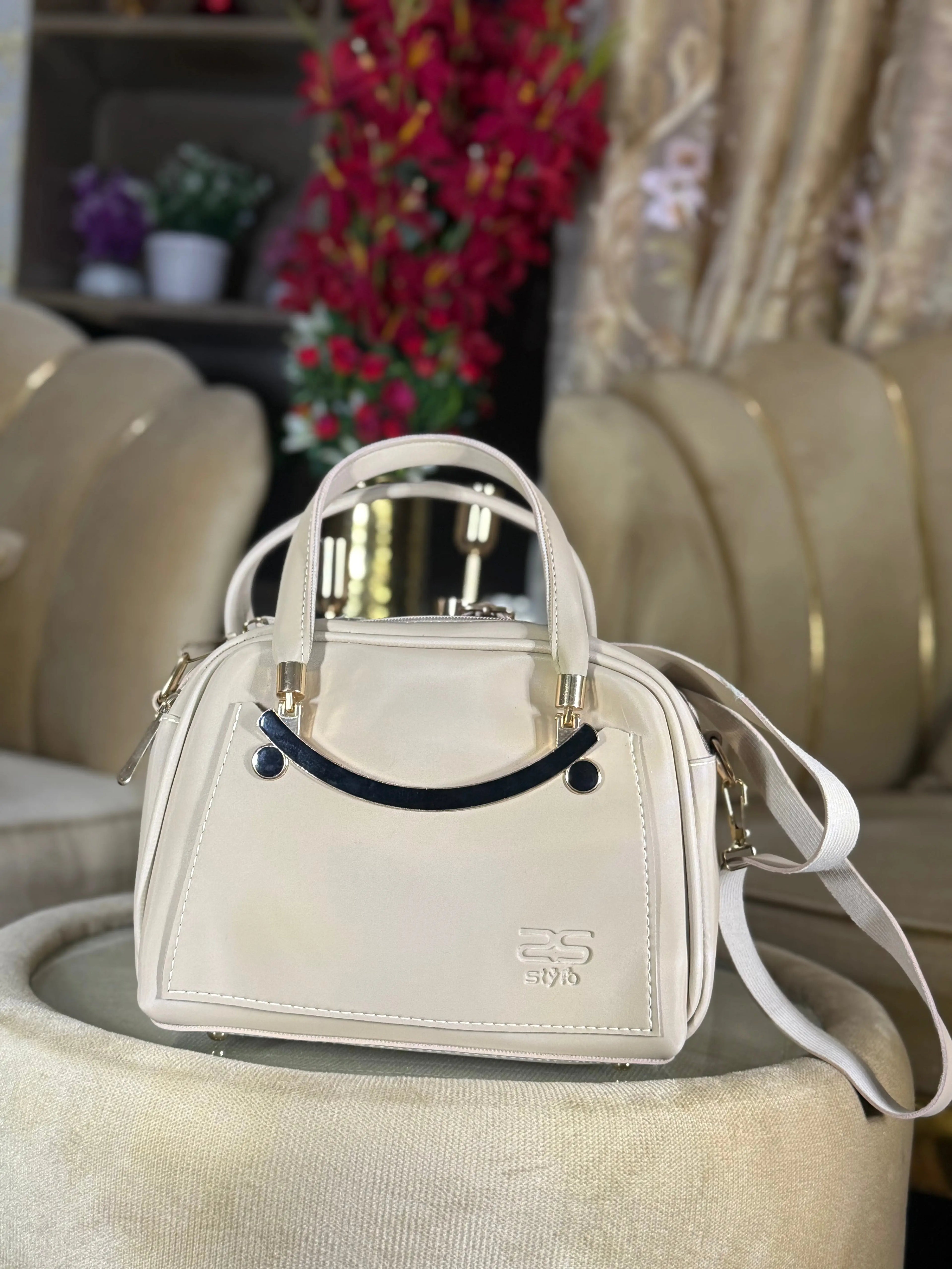 Smiley  Handbag H&B COLLECTION